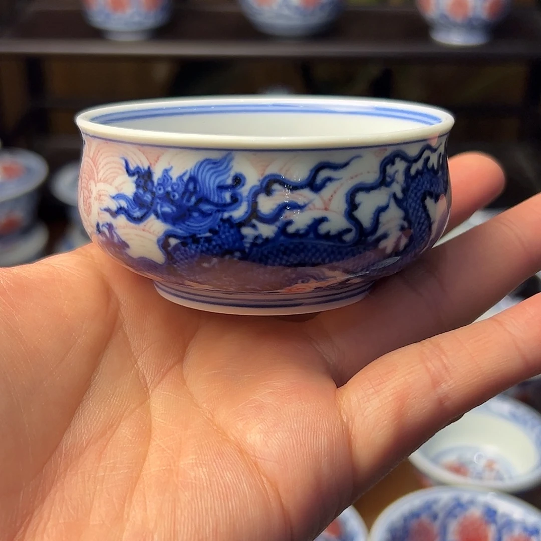 青花釉里红炉式杯活动款