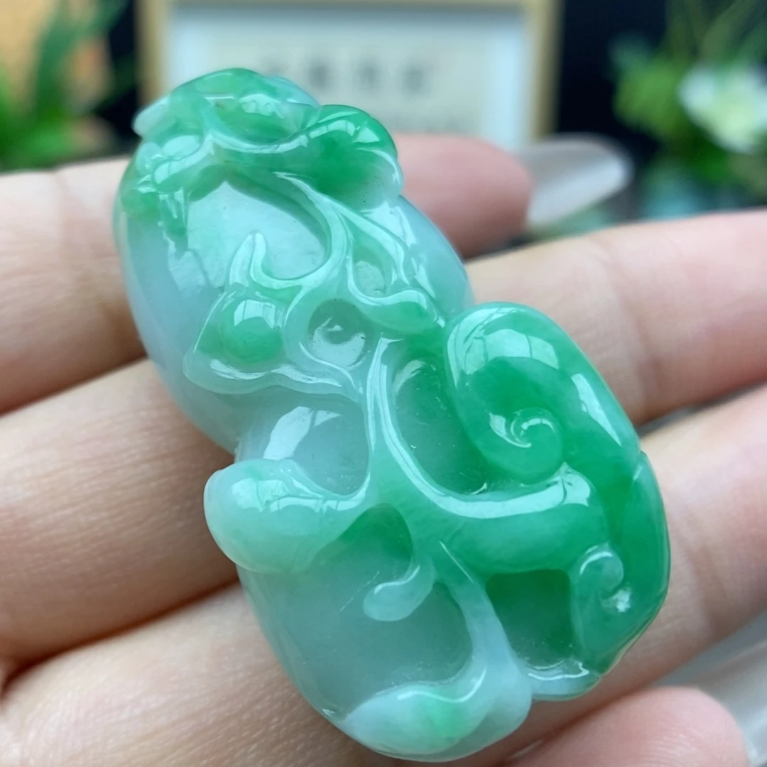 翡翠未镶嵌颈饰吊坠