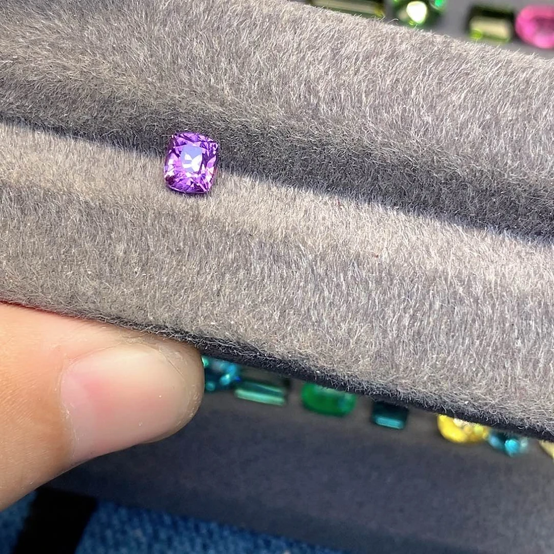 蓝宝石裸石彩色蓝宝石