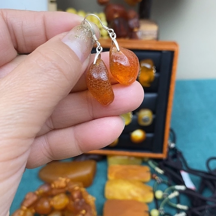 蜜蜡未镶嵌颈饰耳坠