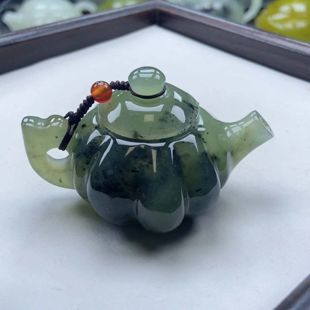 蛇纹石玉未镶嵌水杯