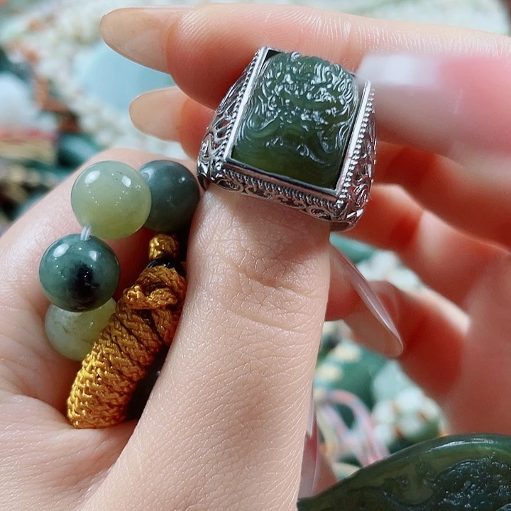 和田玉未镶嵌挂件