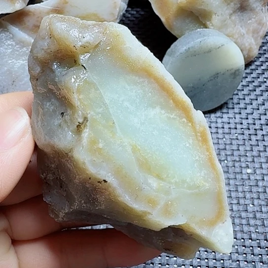 和田玉（糖玉）未镶嵌珠宝半成品