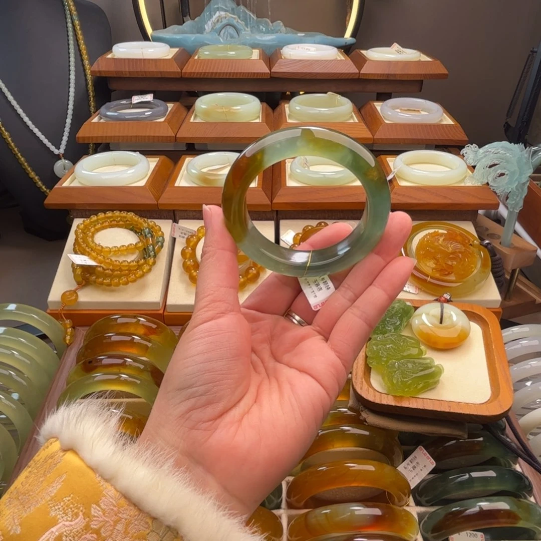 蛇纹石玉未镶嵌手镯58