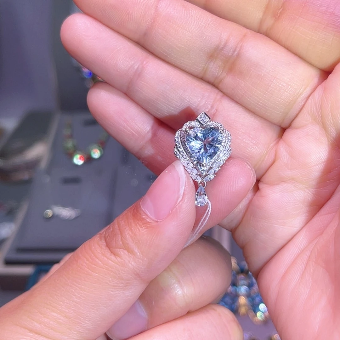 【闪购商品】海蓝宝石吊坠(赠链)银S925镶嵌