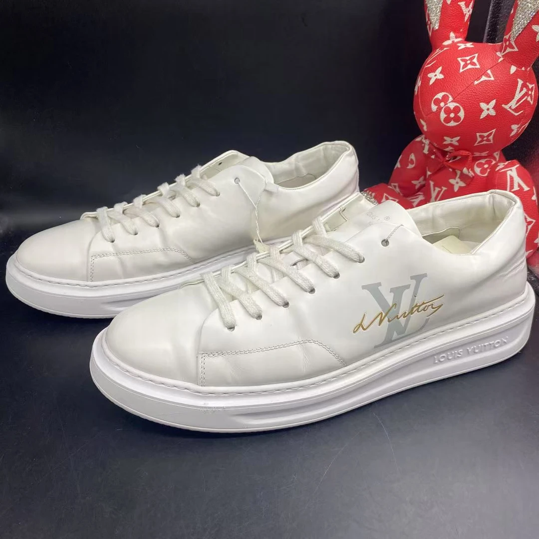 95新 LouisVuitton/路易威登 白色时尚舒适松糕鞋43欧码wy055