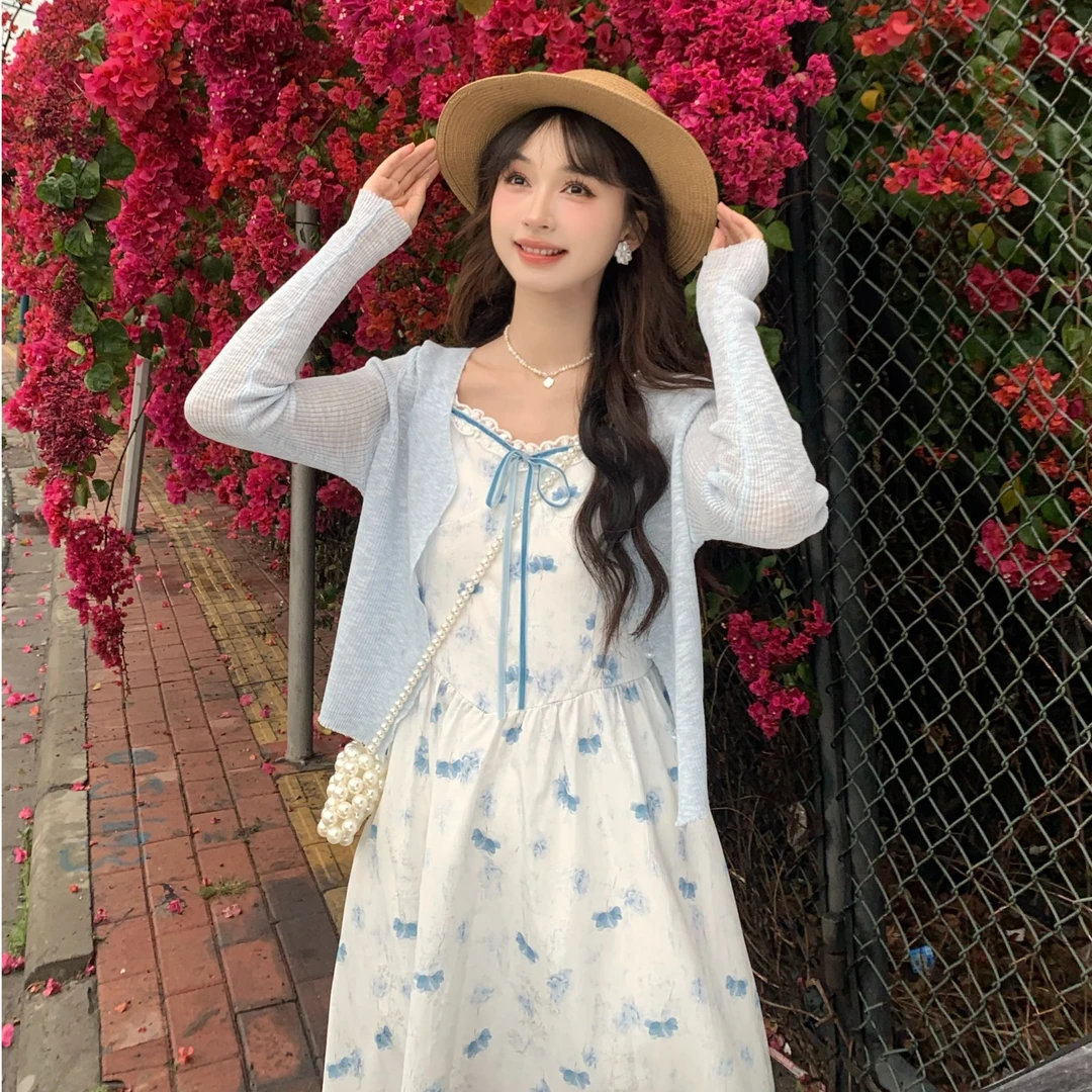 慕兔法式碎花吊带连衣裙女2025夏季新款温柔风修身显瘦A字连衣裙