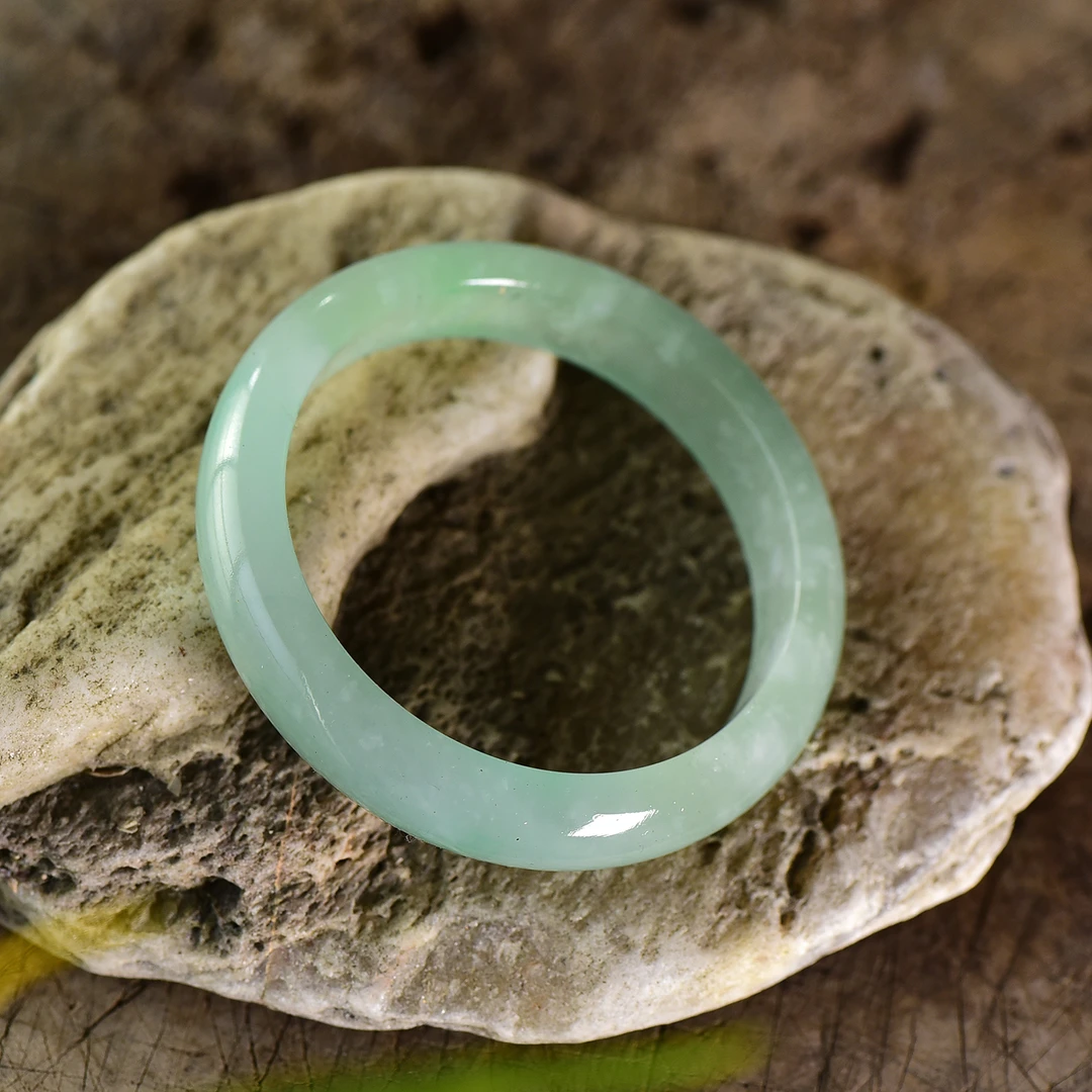 时尚大女王冰透女款精美美人镯多样性发其一