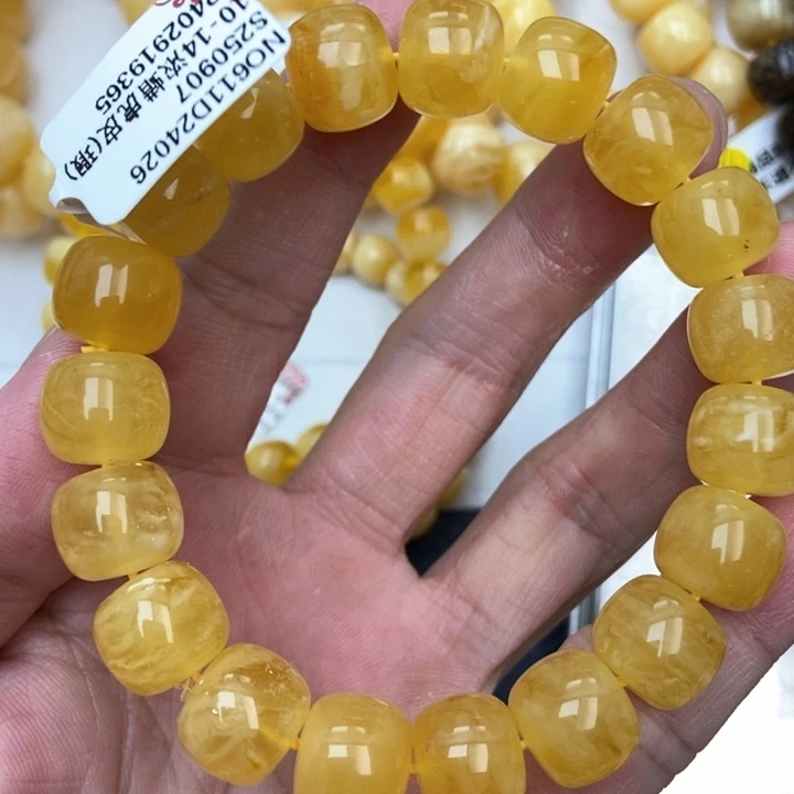 琥珀未镶嵌珠宝奇石12