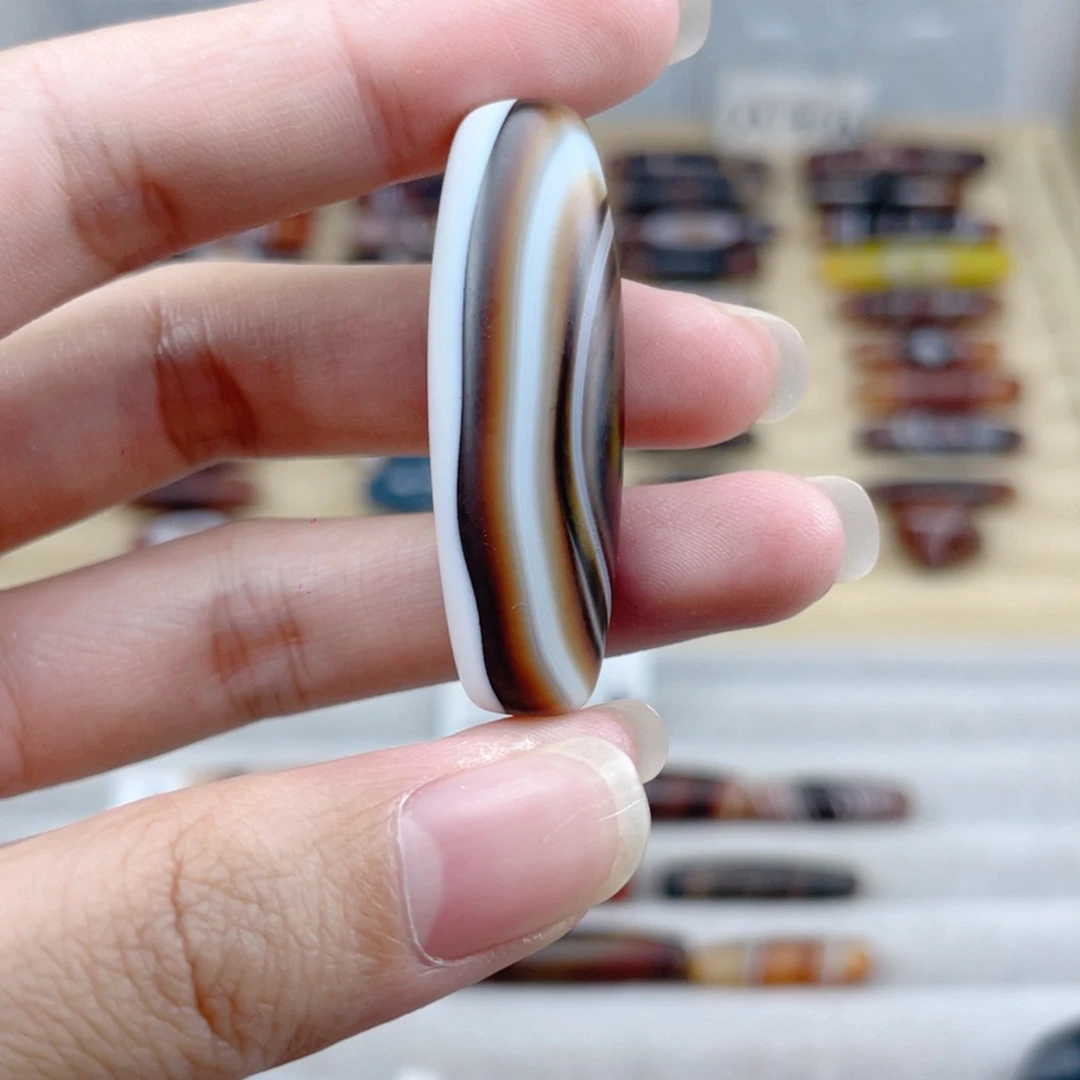 嘉****玛瑙/玉髓合金颈饰