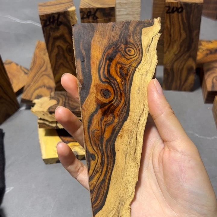 木***光沙漠铁碎料精品精品