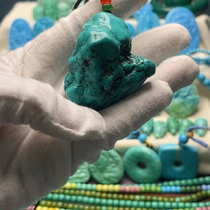 雪***雪石材随型手把件67克