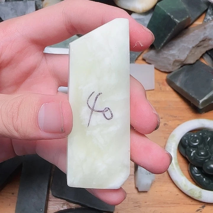 和田玉未镶嵌珠宝奇石