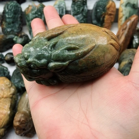 岫岩河磨玉（透闪石质玉）把件未镶嵌一**水