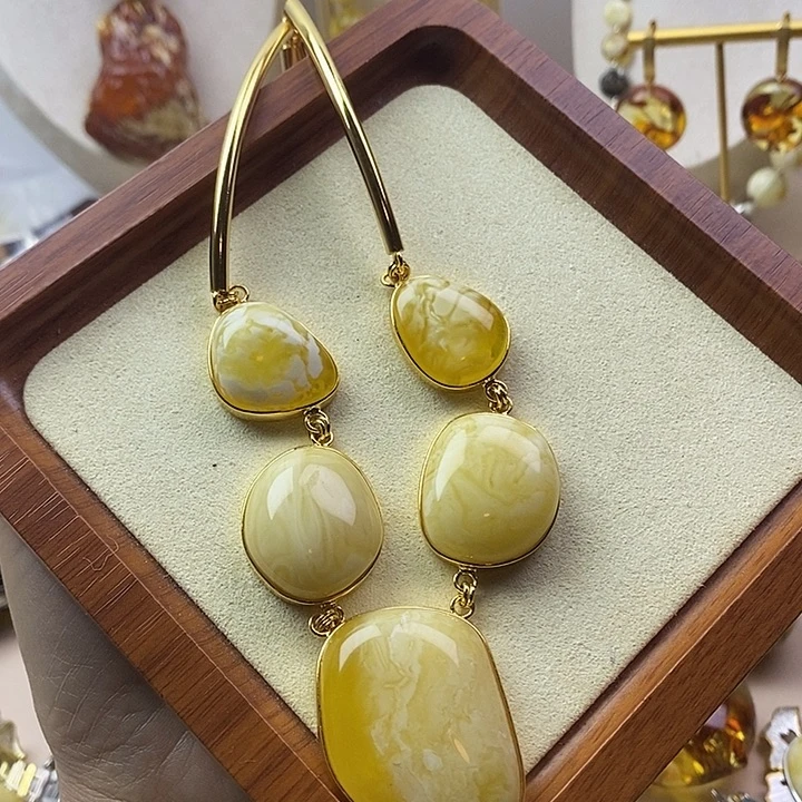 琥珀未镶嵌颈饰白蜡项链
