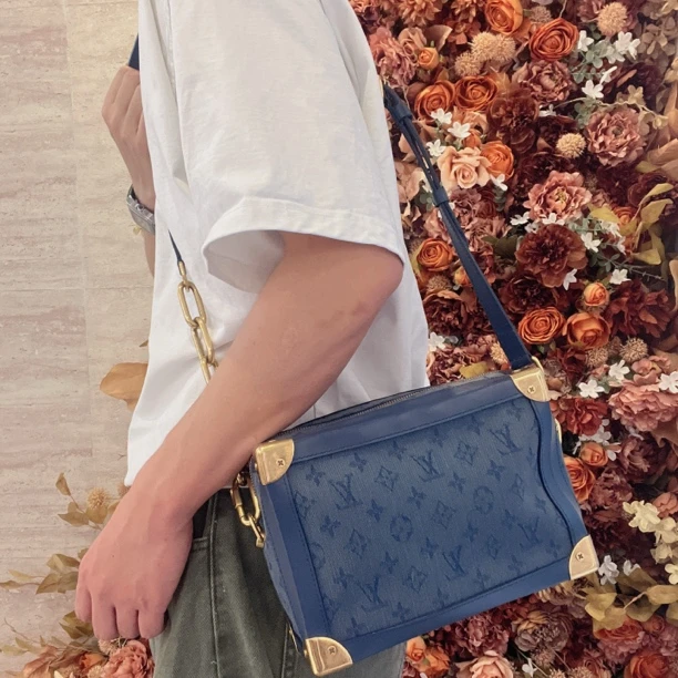 95新 LouisVuitton/路易威登 冰 老花丹宁盒子斜挎包