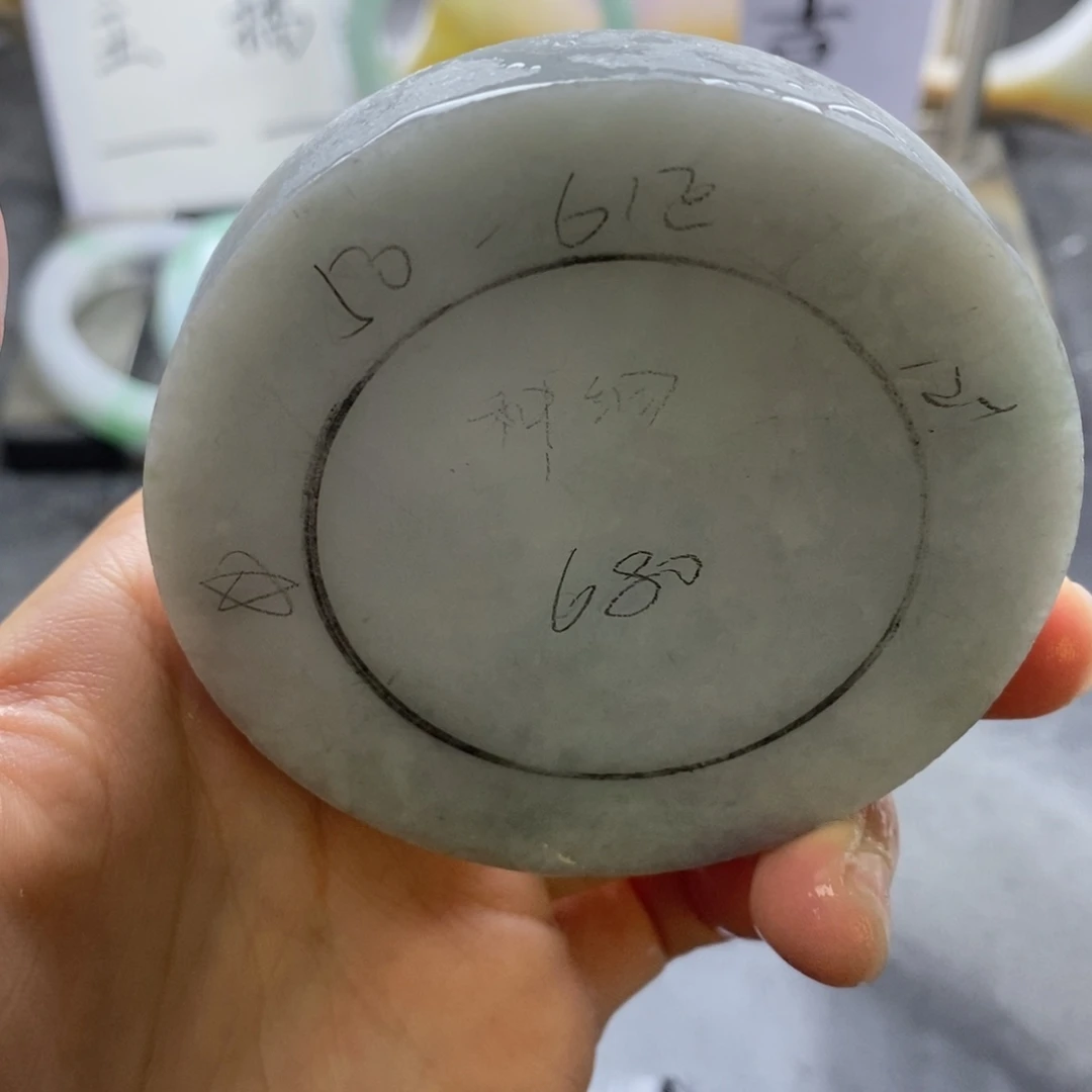 定制翡翠未镶嵌翡翠手镯