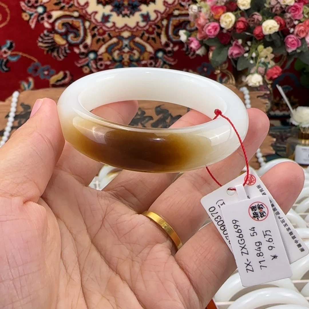 未镶嵌手镯和田玉新疆糖羊脂白手镯