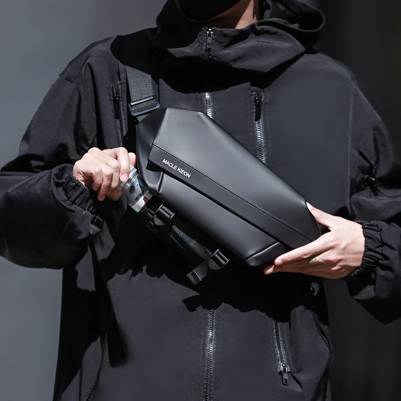 运动胸包男款潮牌机车骑行背包男生单肩小挎包户外徒步腰包斜挎包