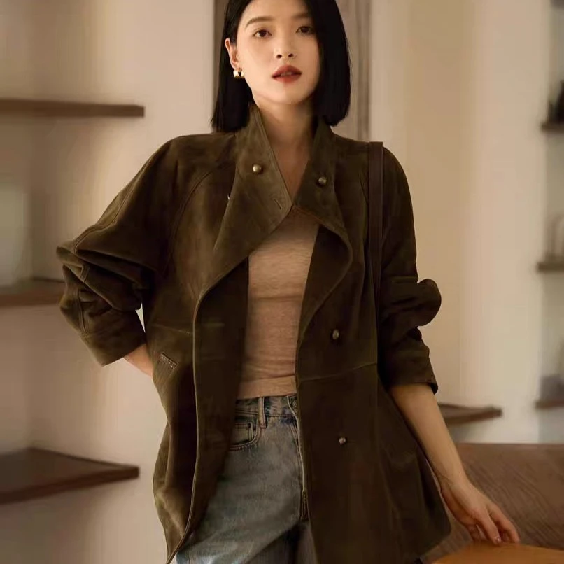 新款高级立领双排门襟扣廓形棕榈绿色丝光雾感羊皮绒风衣短款外套