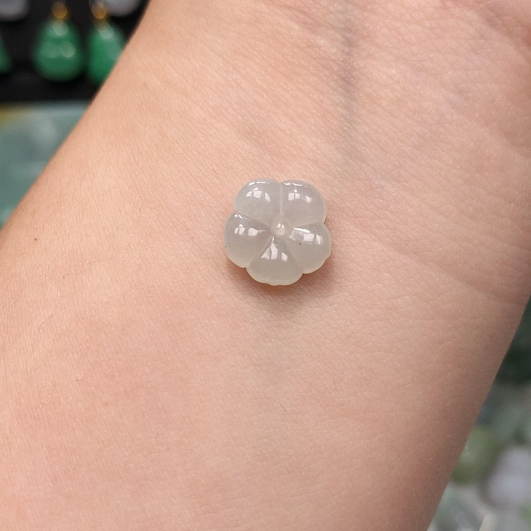 翡翠未镶嵌颈饰小花花