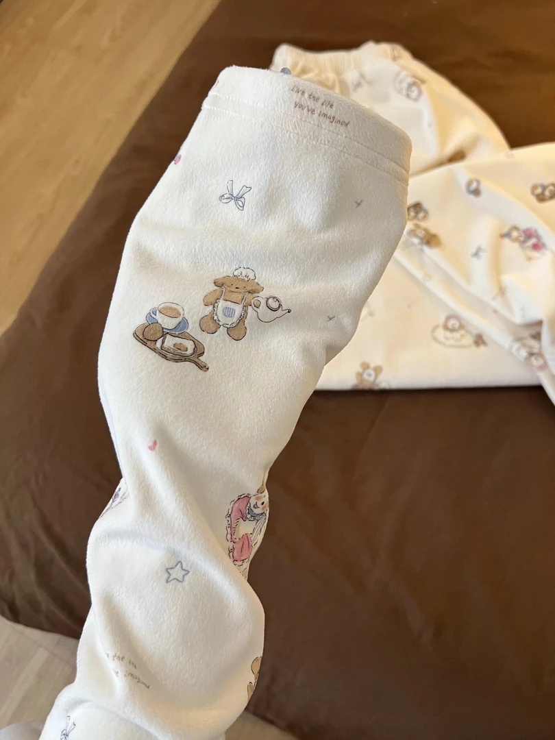 睡衣女秋冬季德绒保暖长袖长裤卡通动漫印花圆领宽松家居服套装