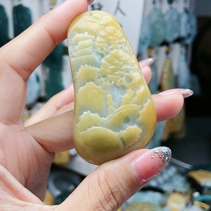颈饰足铂镶嵌翡翠翡翠