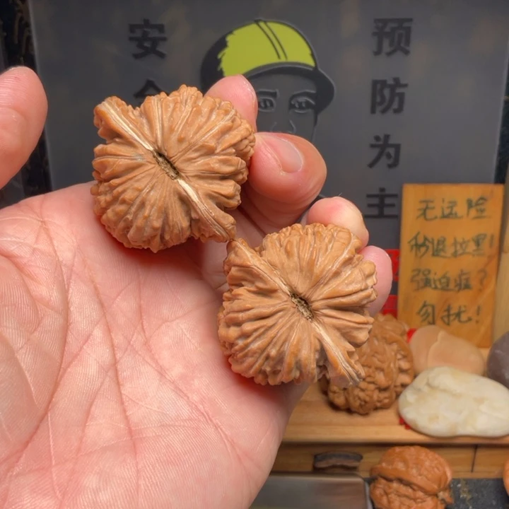 文玩核桃吊坠四座楼44全品47克