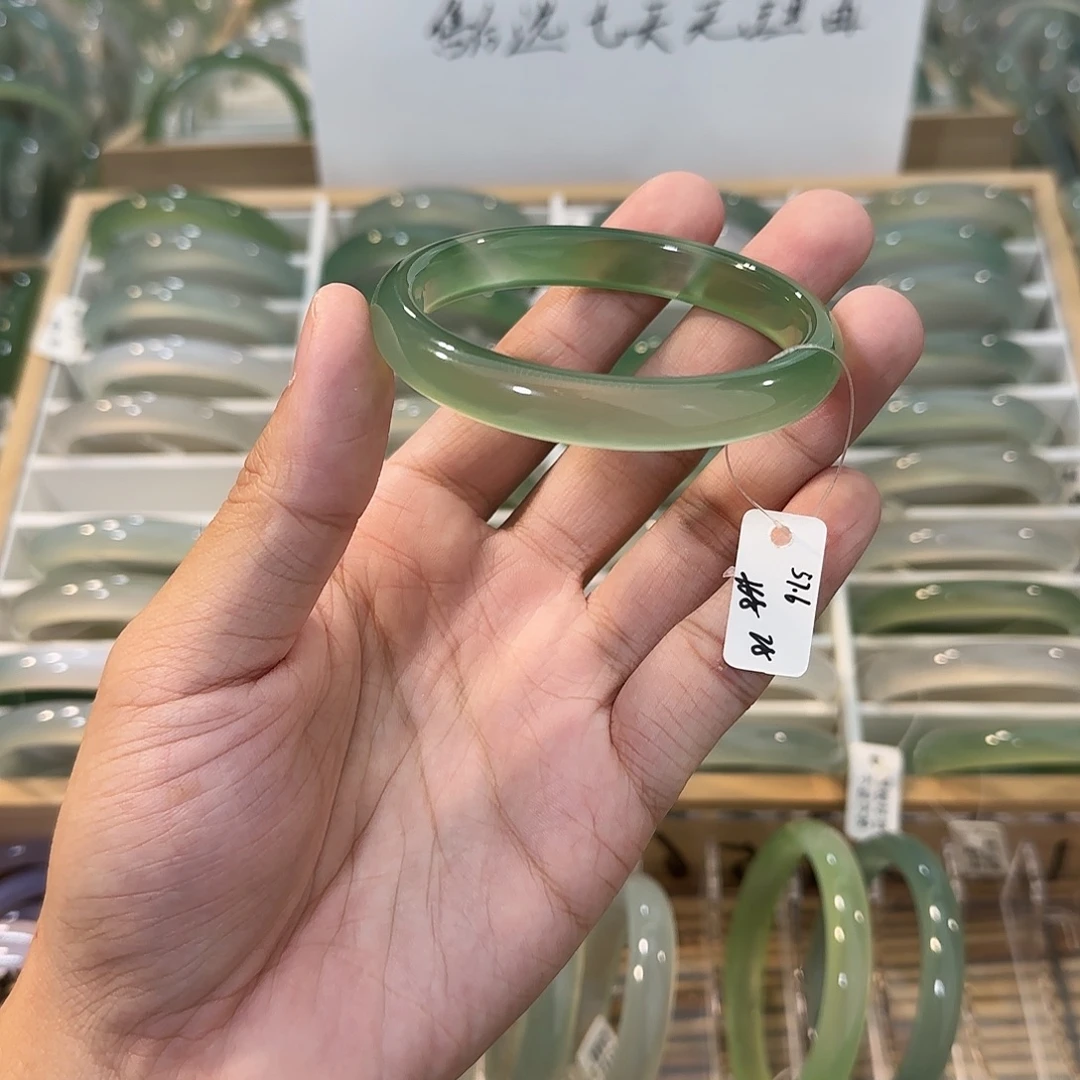 玛瑙/玉髓未镶嵌手镯圈口57.6