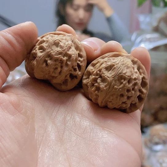 【闪购商品】把件文玩核桃35宫灯红皮