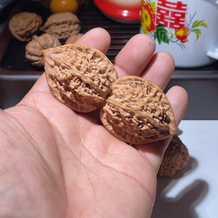 吊坠文玩核桃原树天顶山鸡心 树王