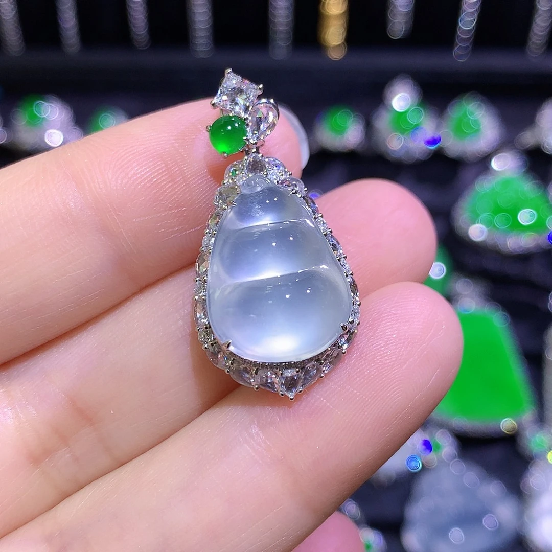 翡翠18K金镶嵌颈饰玻璃种福豆后盖可拆卸