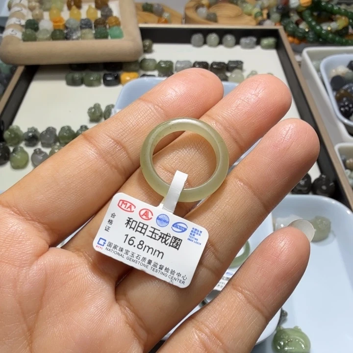 一***°和田玉未镶嵌珠宝奇石
