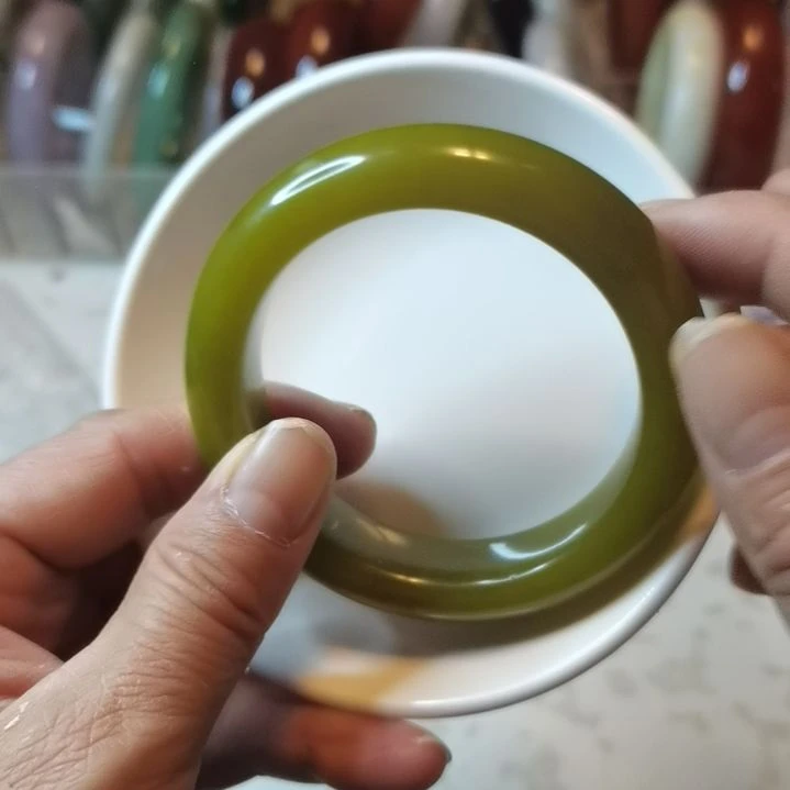 石英质玉（非洲翠）未镶嵌手镯