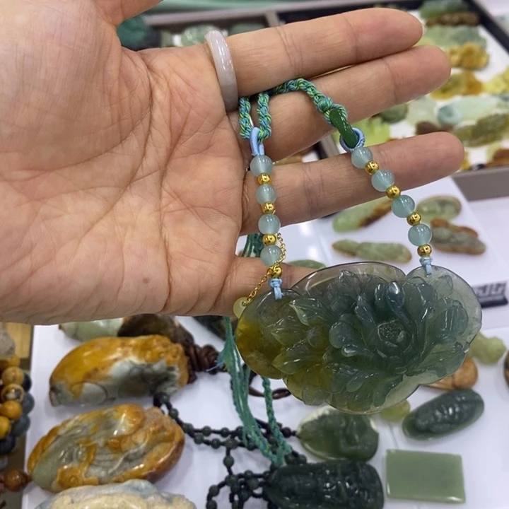 岫玉未镶嵌手镯（圆镯）