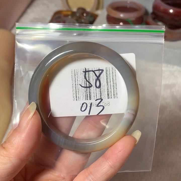 玛瑙/玉髓手镯未镶嵌58