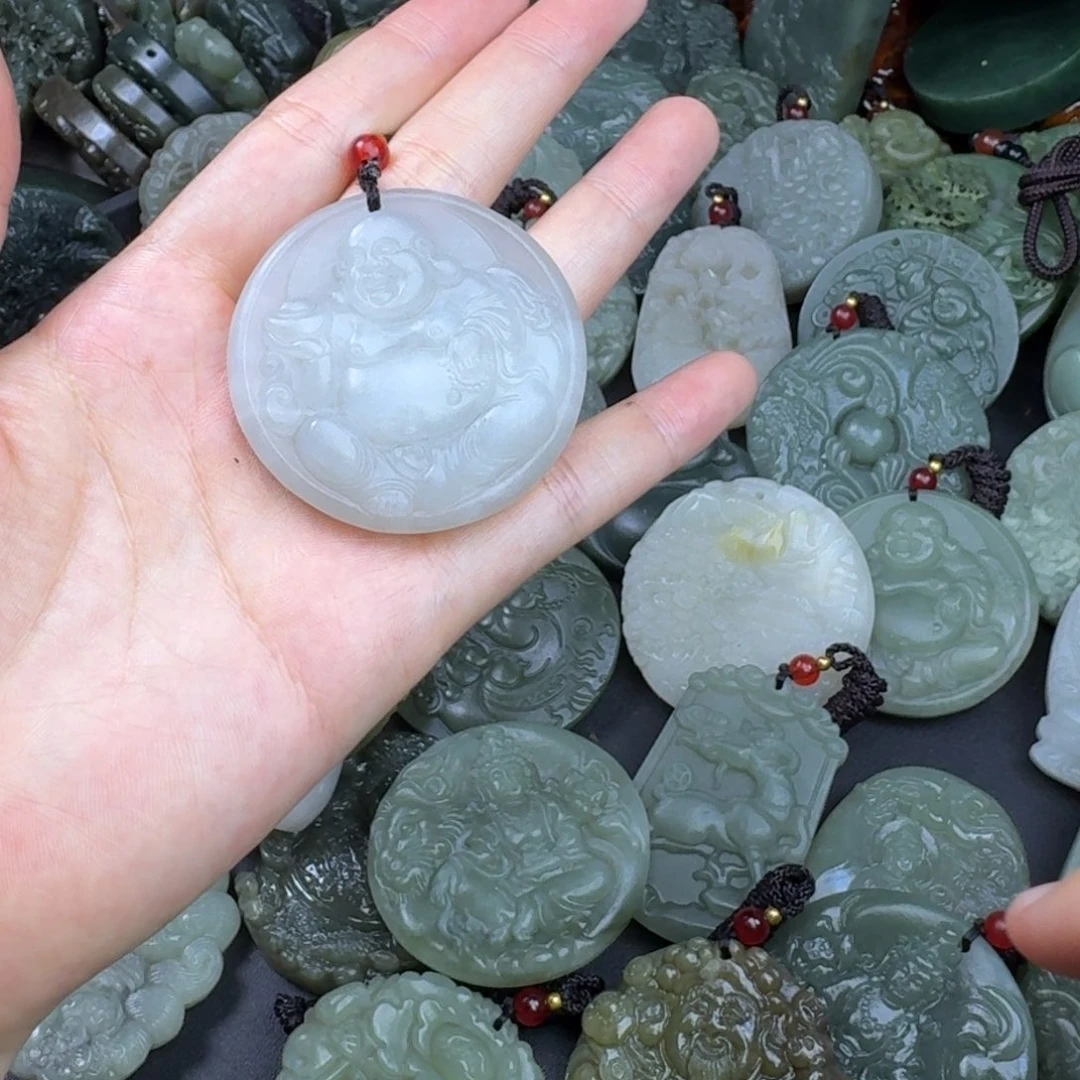 和田玉未镶嵌颈饰