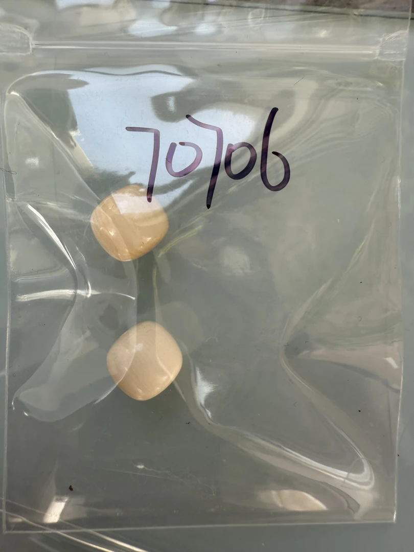 70706天然猛犸牙对珠瑕疵配饰介意勿拍