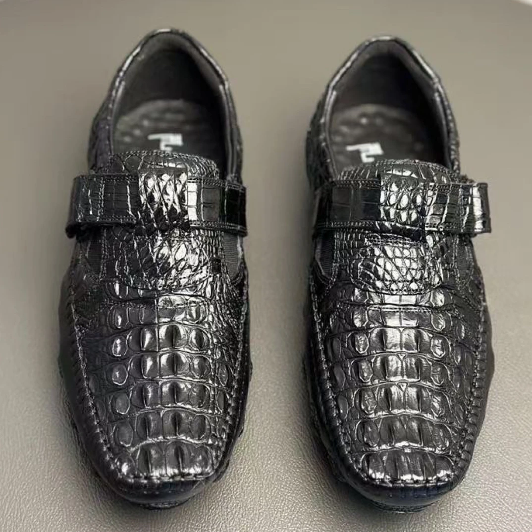 鞋面鳄鱼皮，鞋里头层绵羊皮