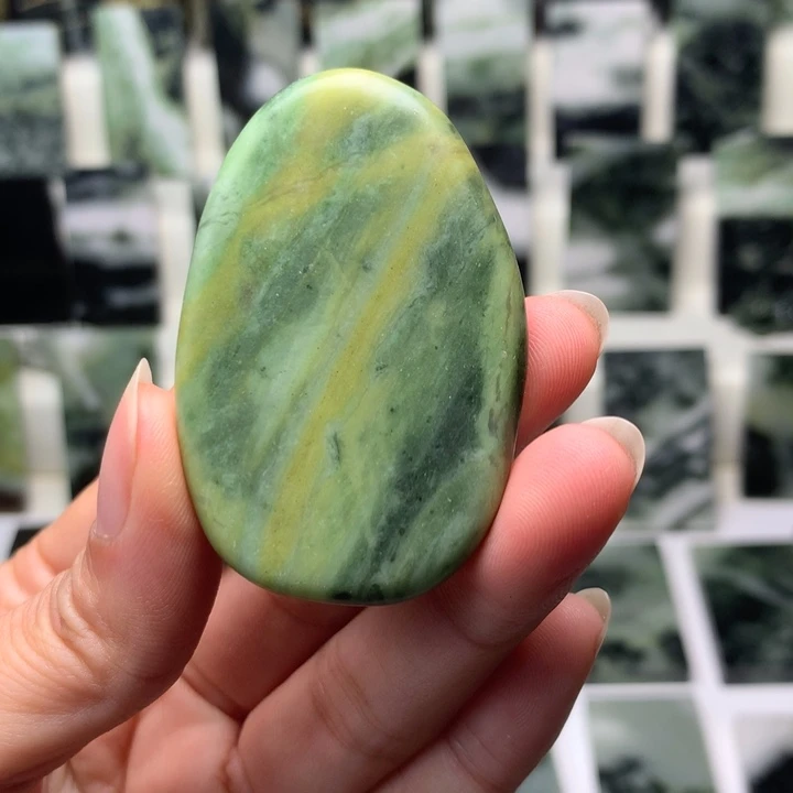 独山玉颈饰未镶嵌