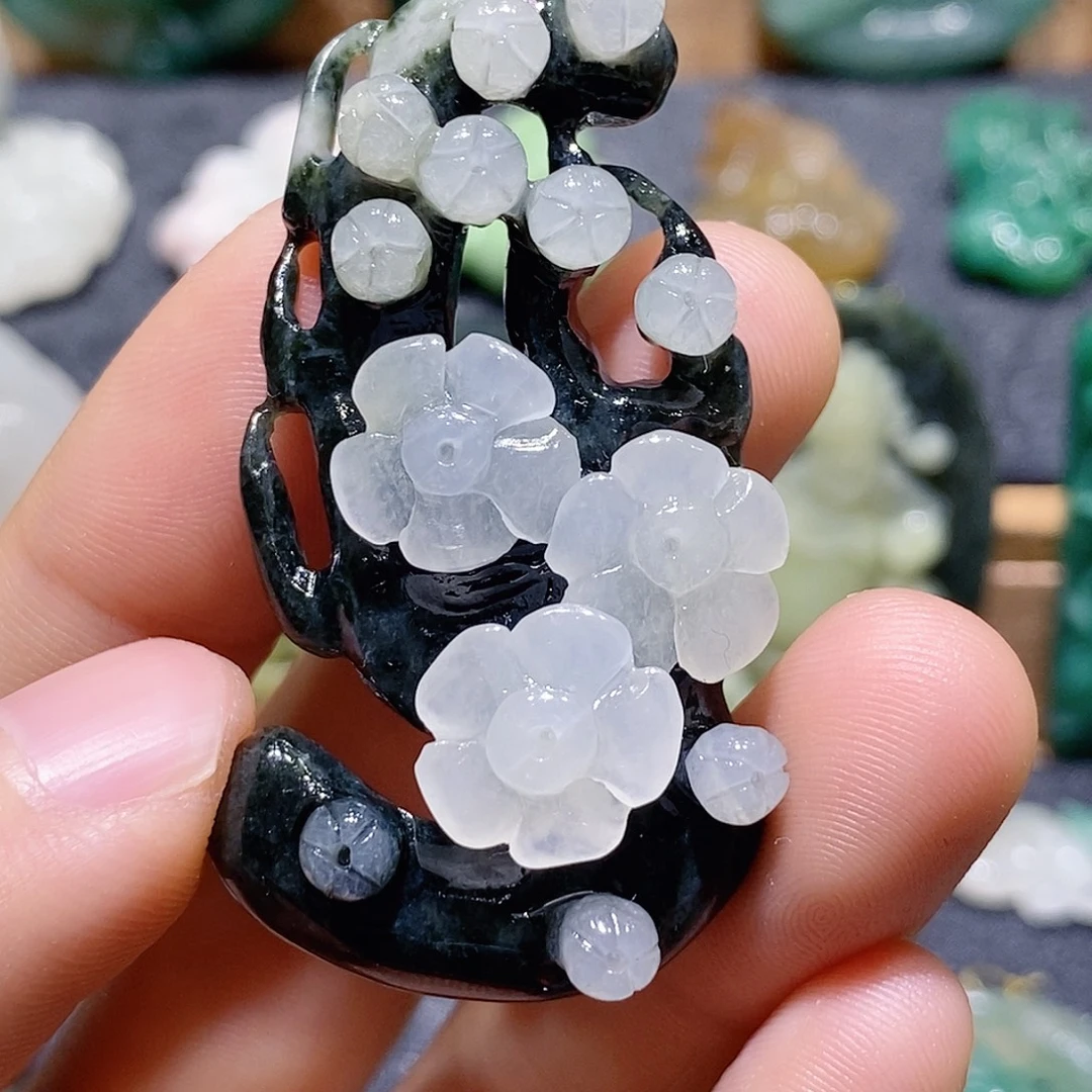 独山玉未镶嵌吊坠