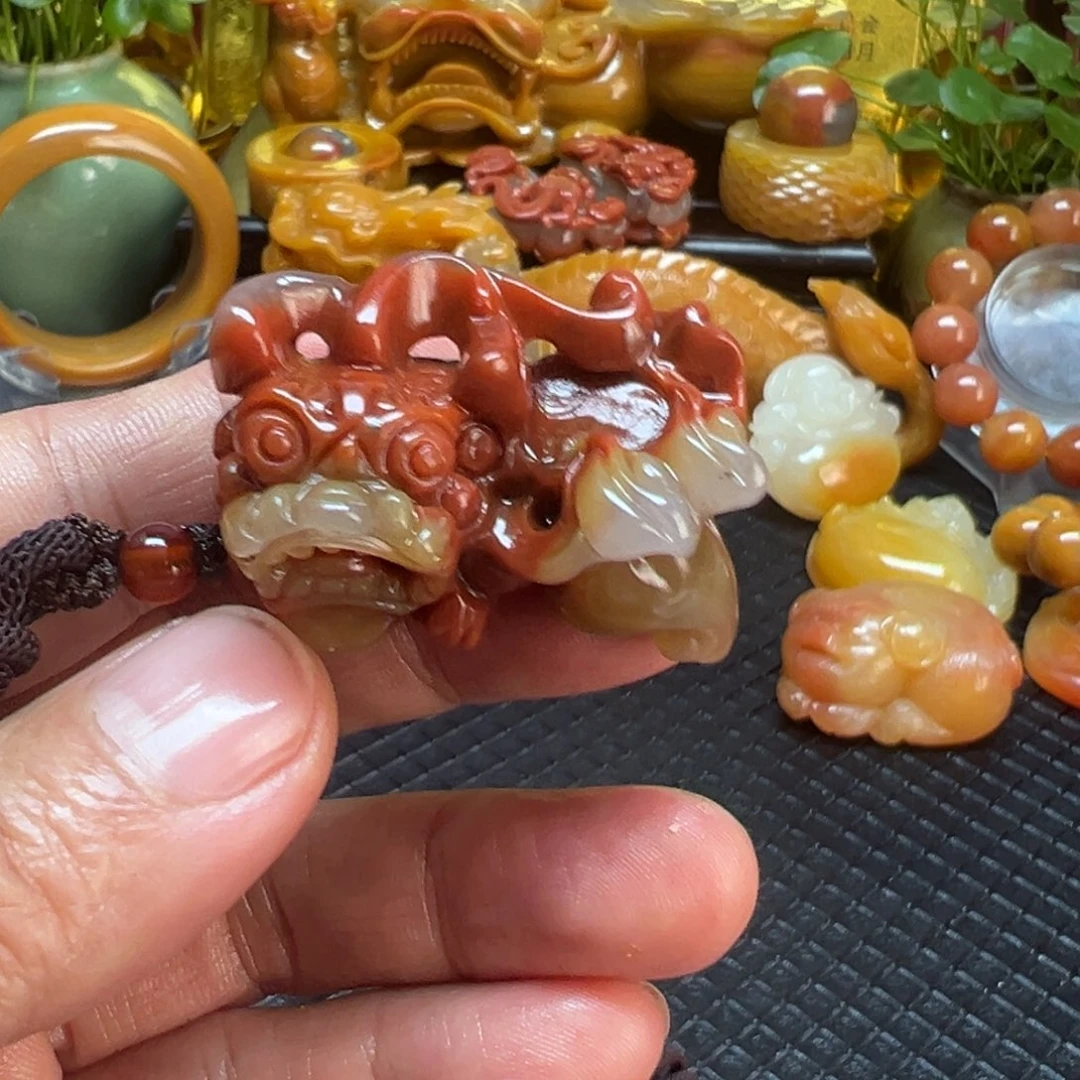 石英质玉未镶嵌颈饰