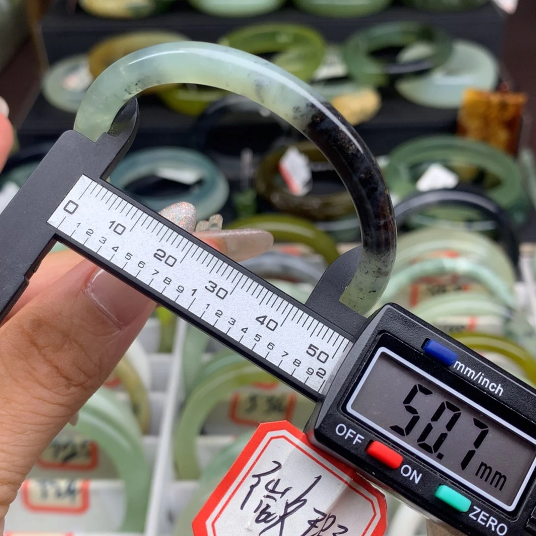 蛇纹石玉未镶嵌手镯922