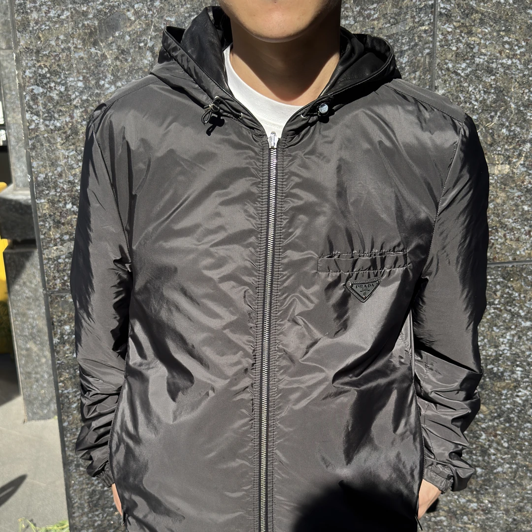 99新 Prada/普拉达 小羊皮三角标双面穿皮衣外套/50/工价28900
