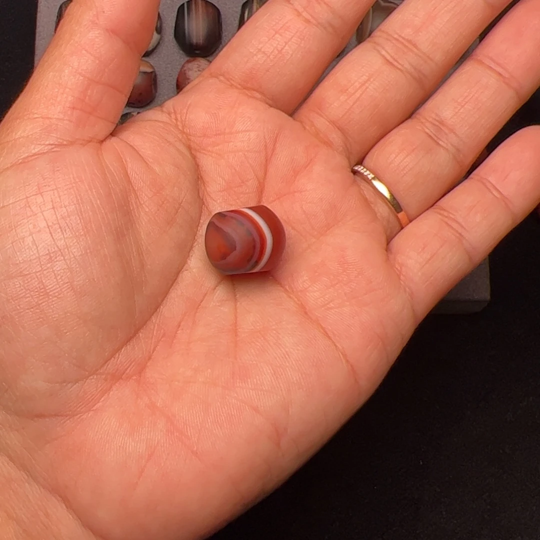 芯***的玛瑙/玉髓未镶嵌配饰