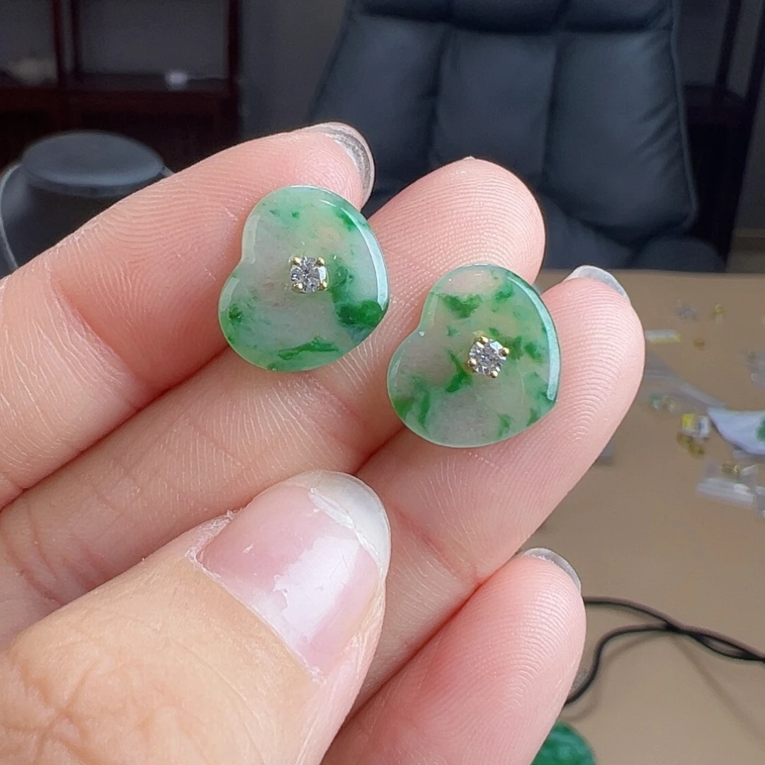 18K金镶嵌翡翠耳饰耳饰