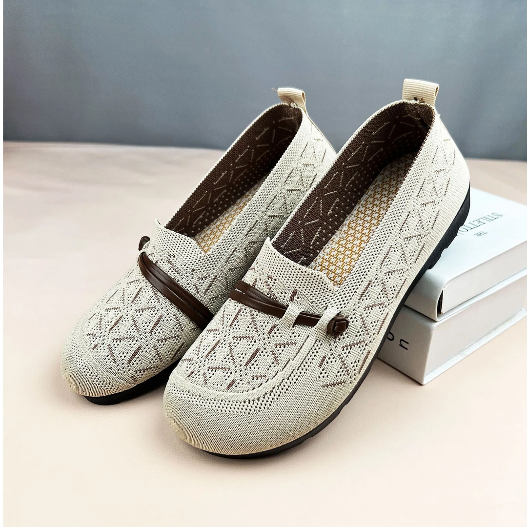 老北京布鞋夏季浅口轻便妈妈百搭新款镂空透气平底单鞋防滑休闲软