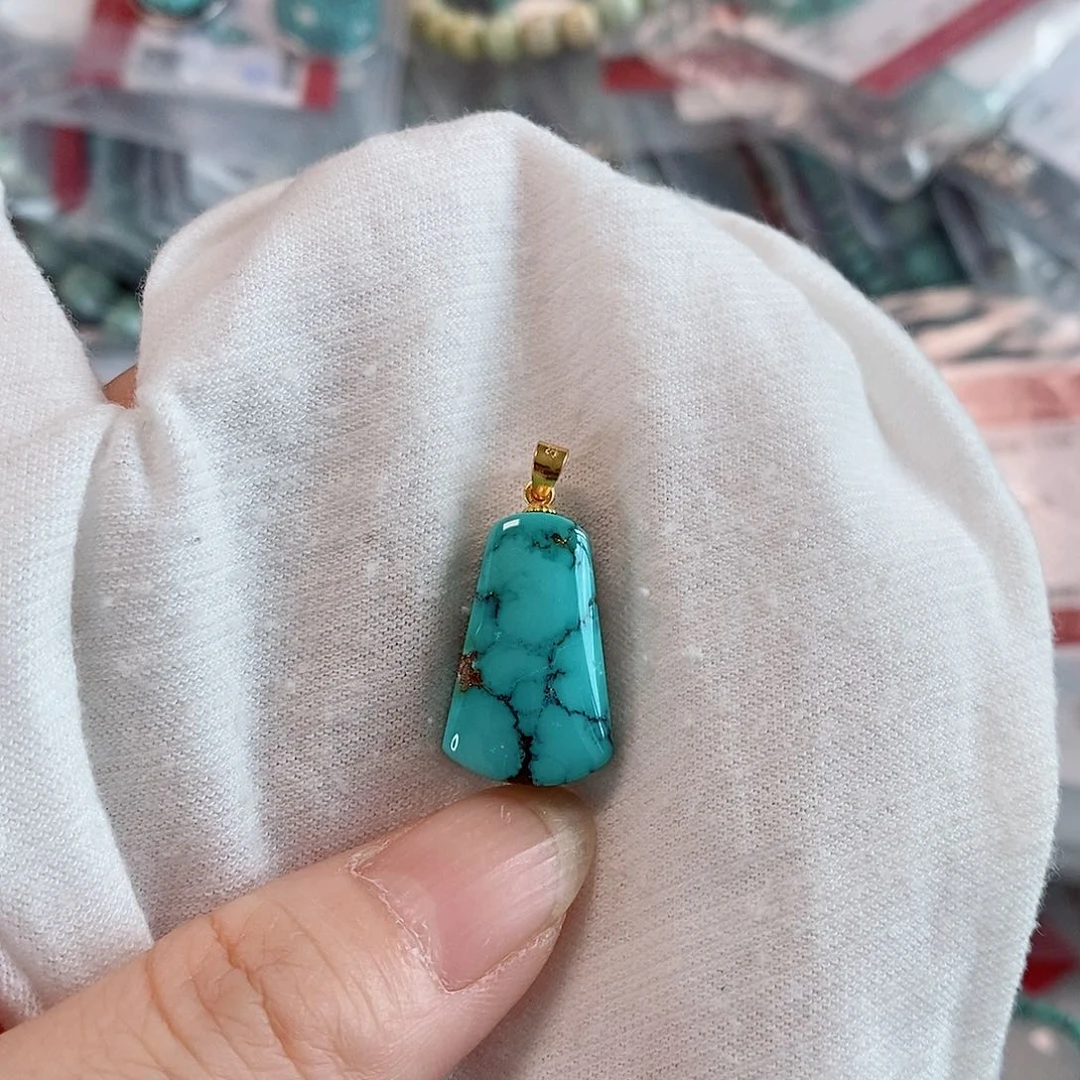 未镶嵌绿松石珠宝奇石