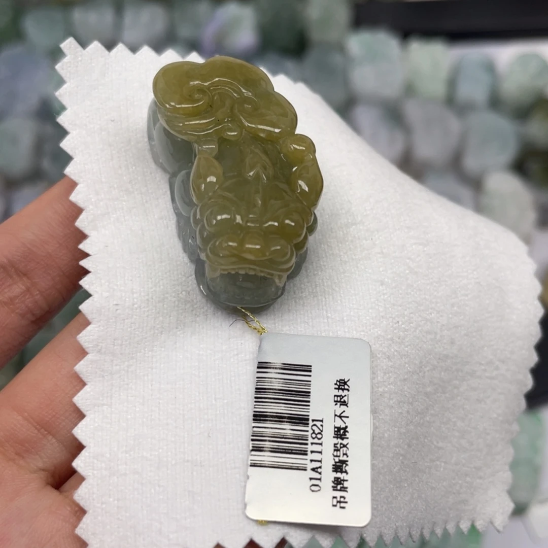 翡翠未镶嵌颈饰貔貅