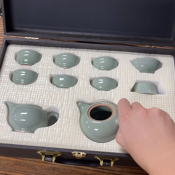 孤品茶具套装等。